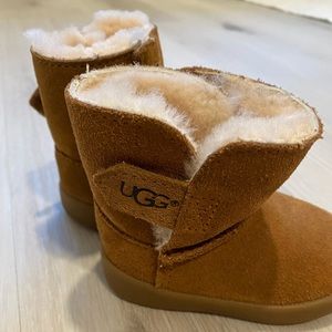 Baby Ugg’s size 2/3c
